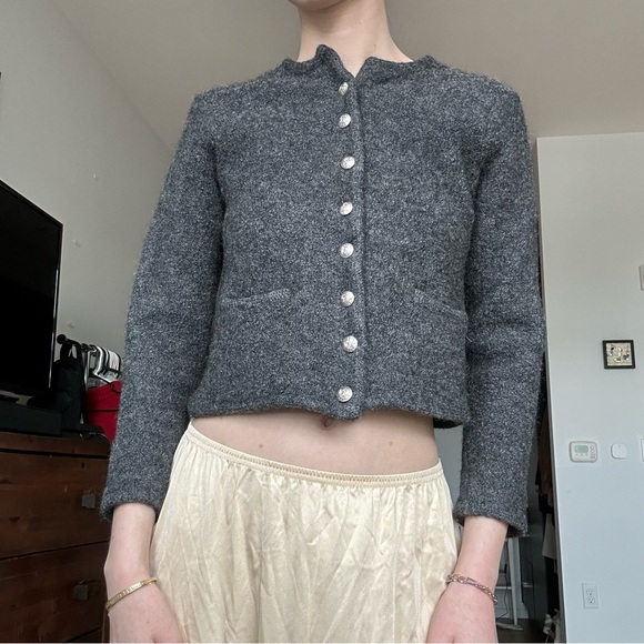 Abercrombie & Fitch gray cardigan with silver buttons🩶 - Picture 2 of 5